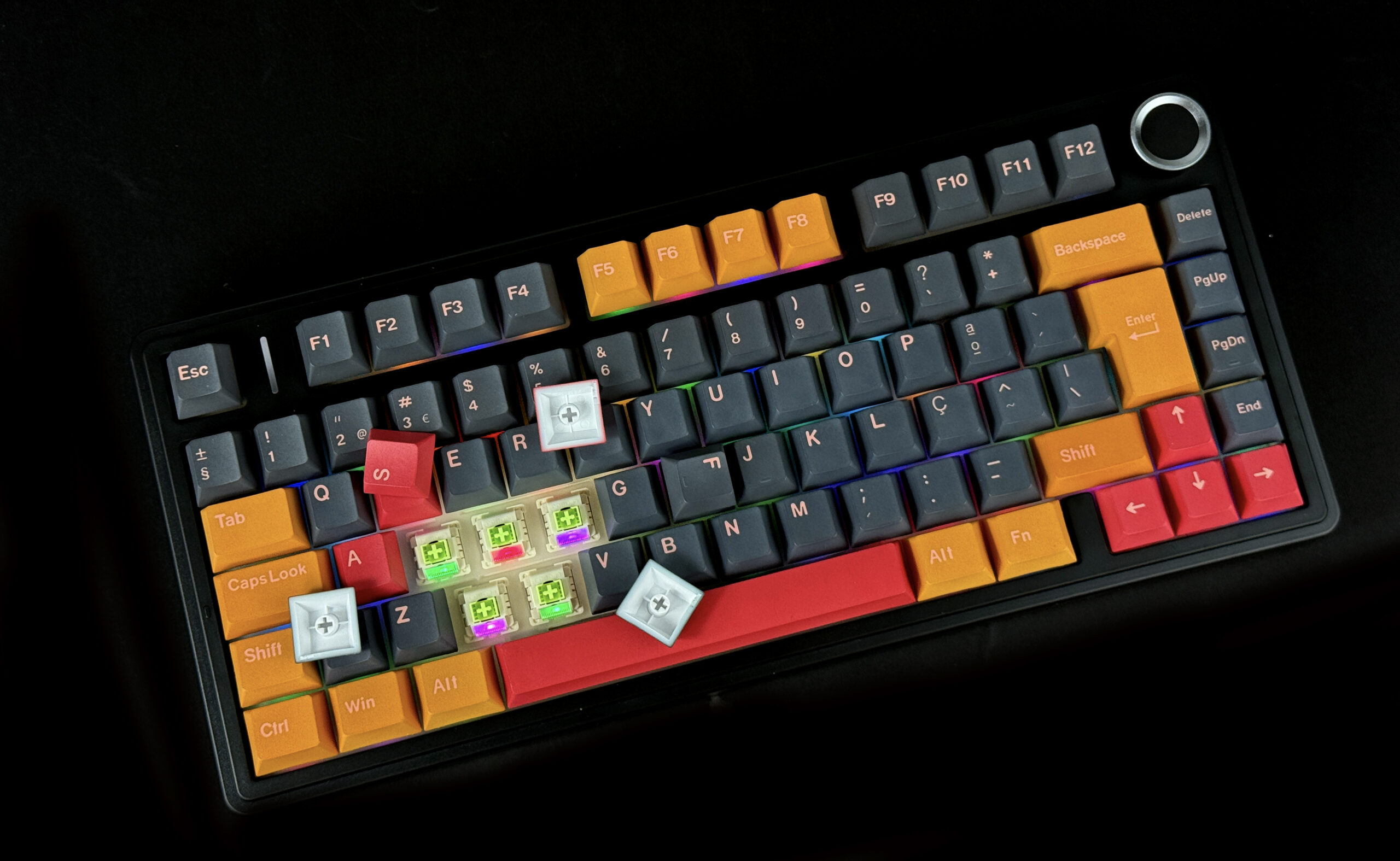 Custom Aula F75