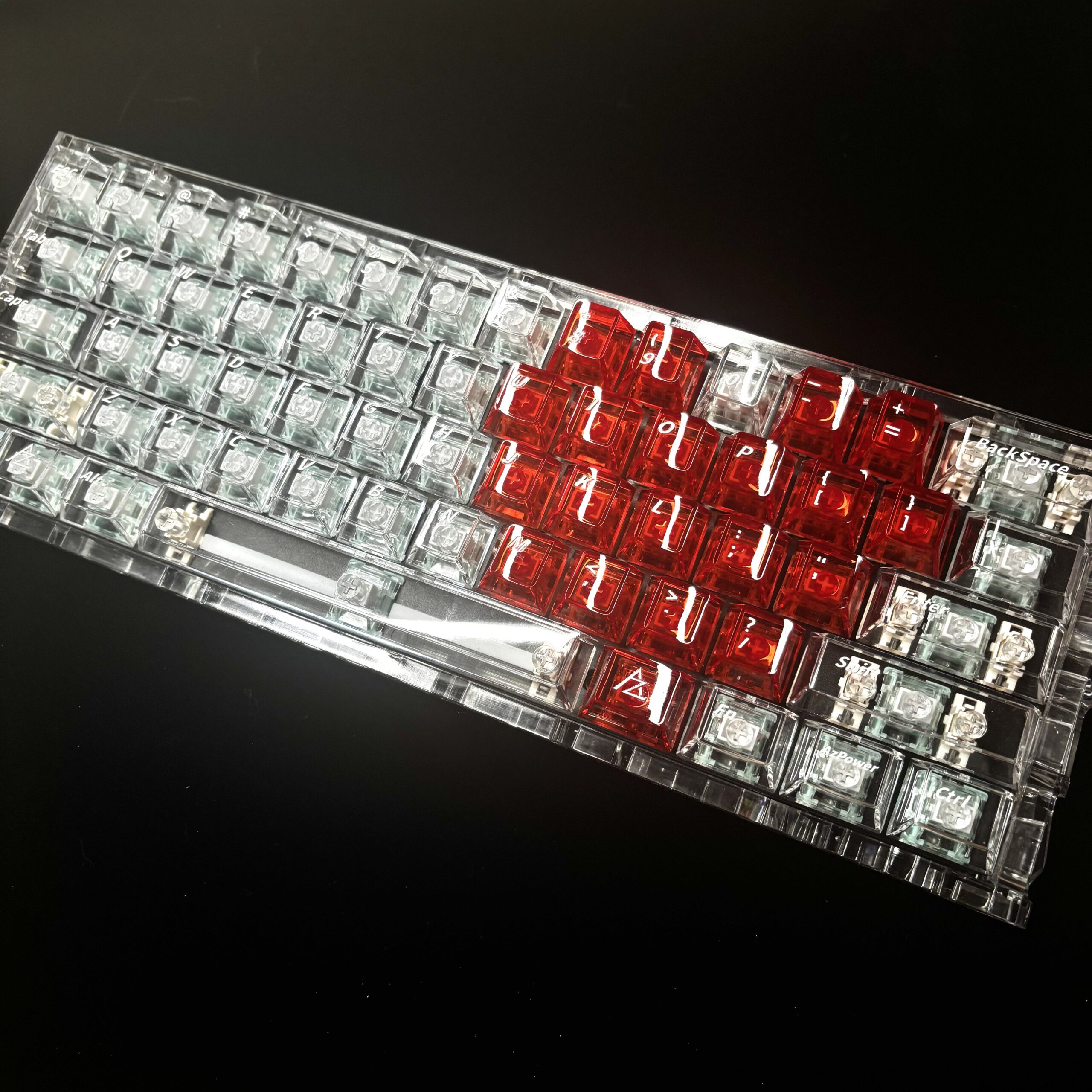Érable rouge transparent 132 touches + 21 touches en forme de cœur